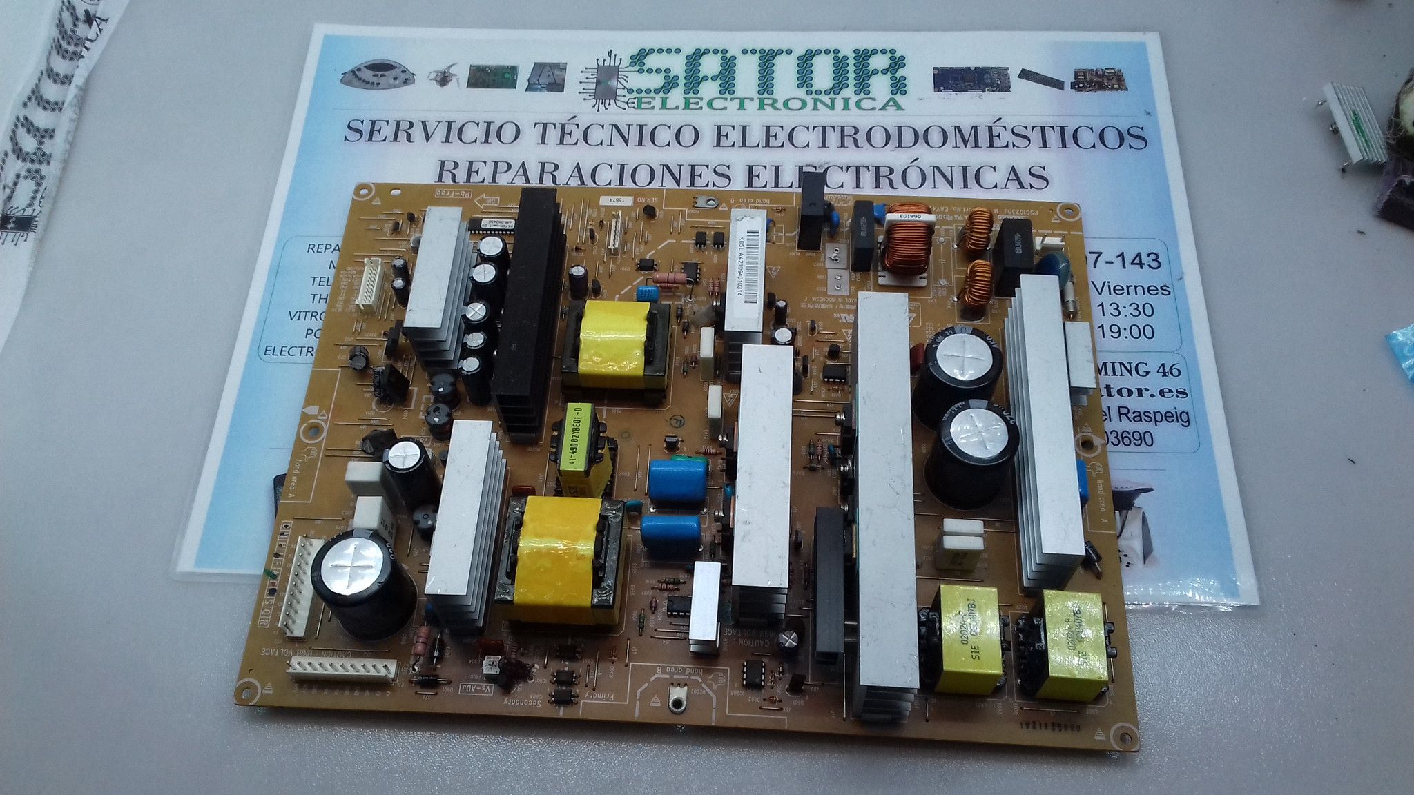 Fuente Alimentación Eay42109401 (PSC10235J M)