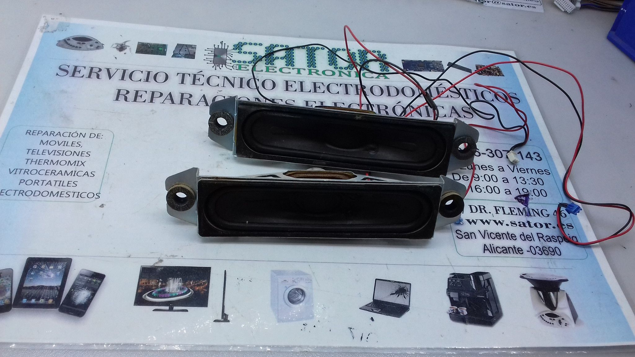 Altavoces Oki Tvv32t2