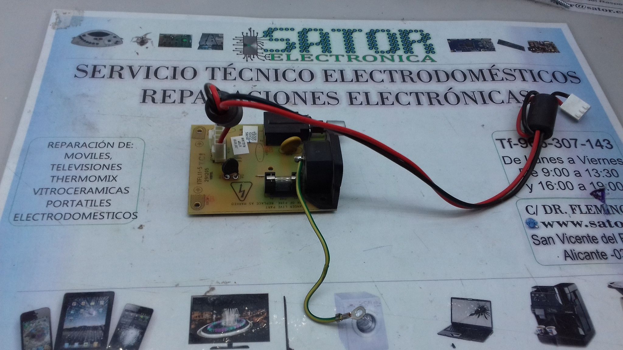 Botón De Encendido Y Entrada De Corriente 17fl11-5