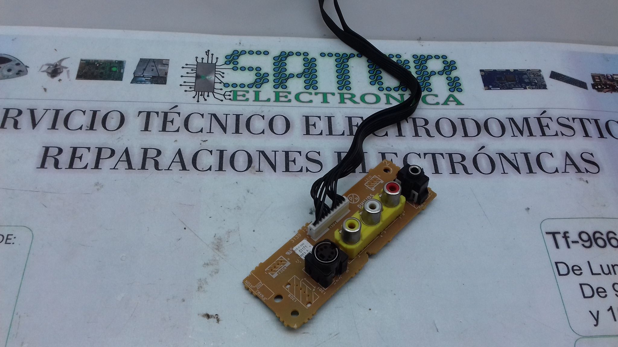 Módulo De Conexión Av Rca 3139 123 6135 Wk608.2