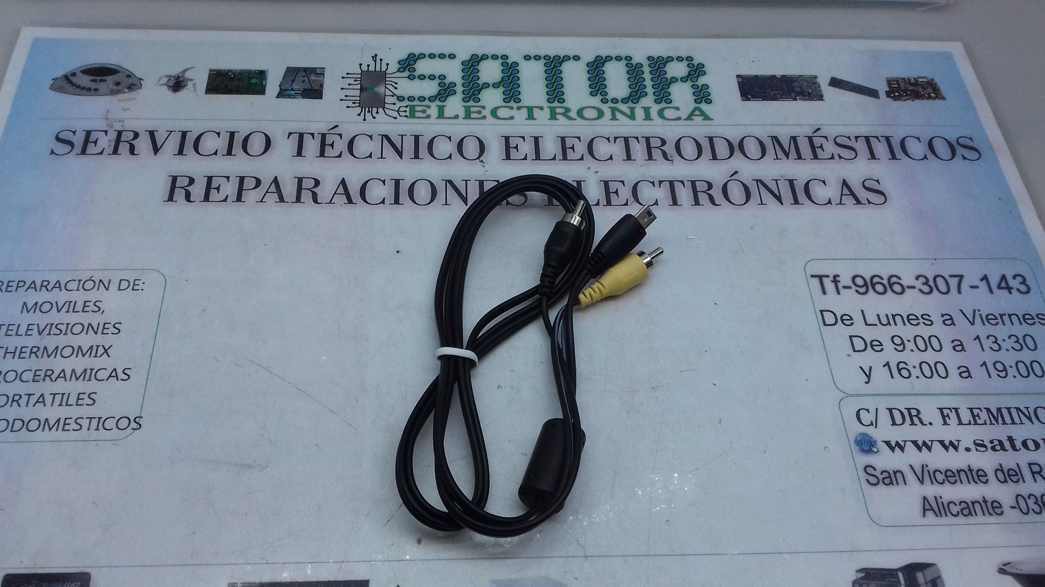 Cable Micro Usb A 2 Conectores Av Rca Audio Y Video