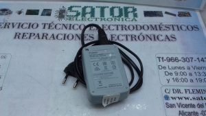Cargador De Baterías Canon Cb-2ly Cb-2lye Con Cable De Alimentación