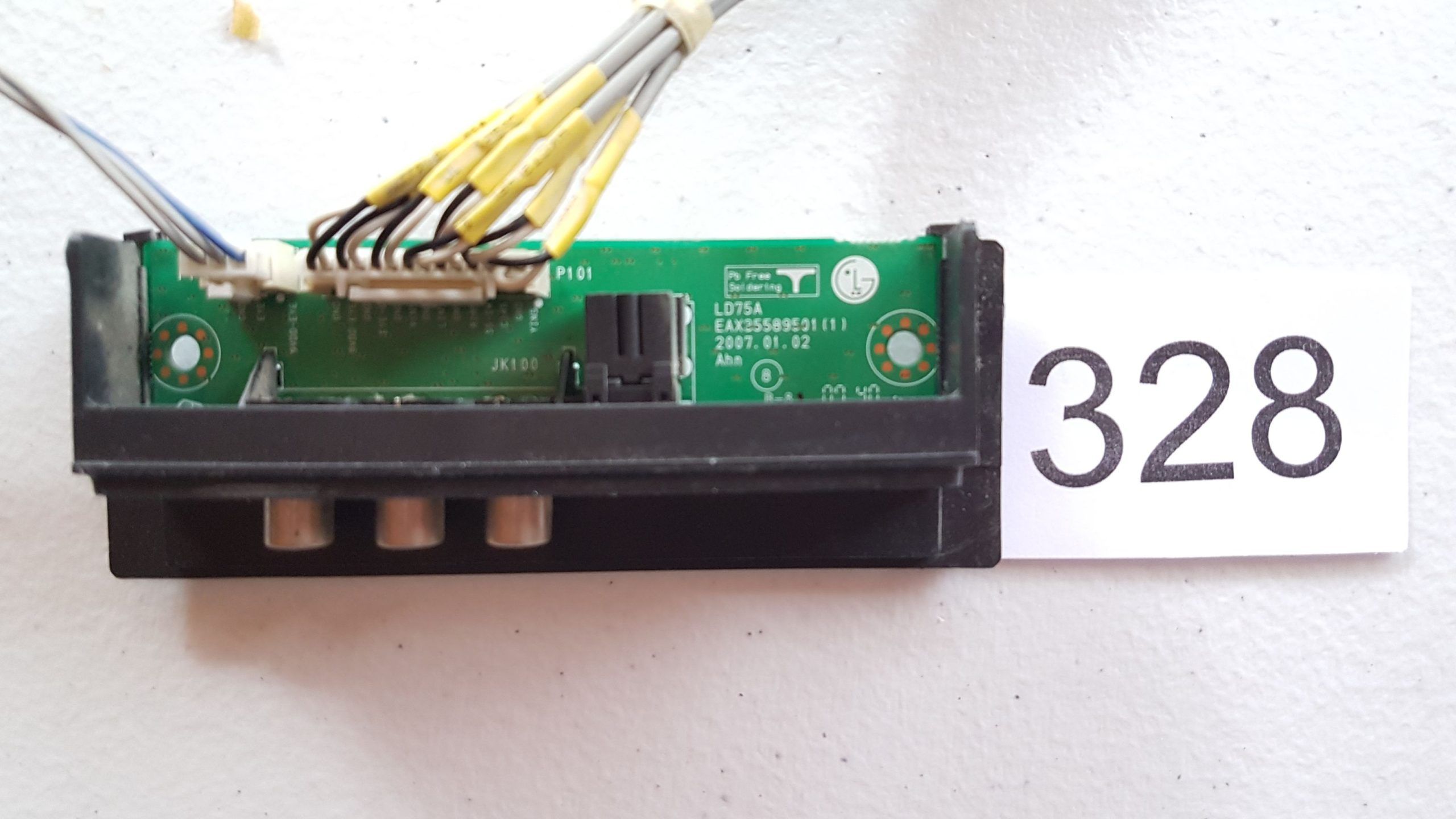 Placa Video Board Conectores Entrada Av Eax35589501(1) (LD75A)