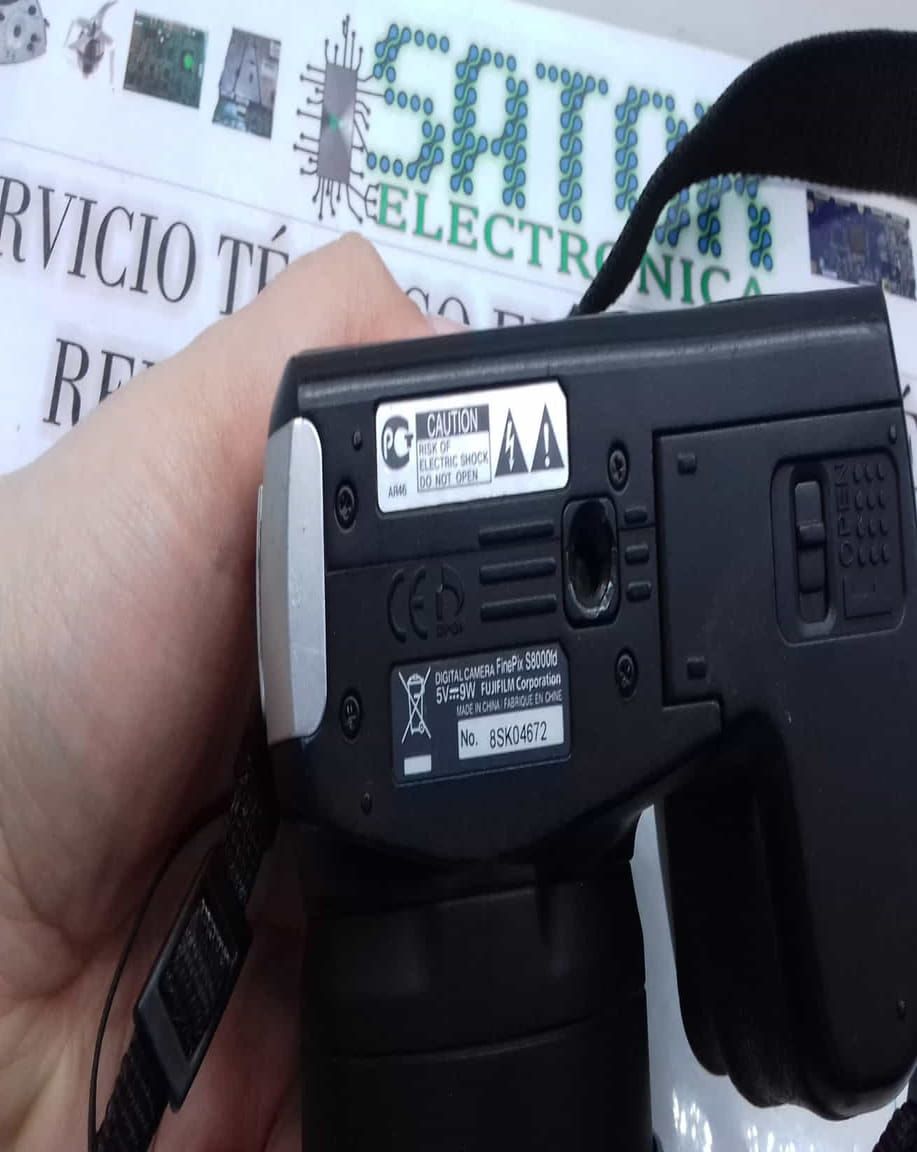 Fujifilm FinePix S8000fd Etiqueta