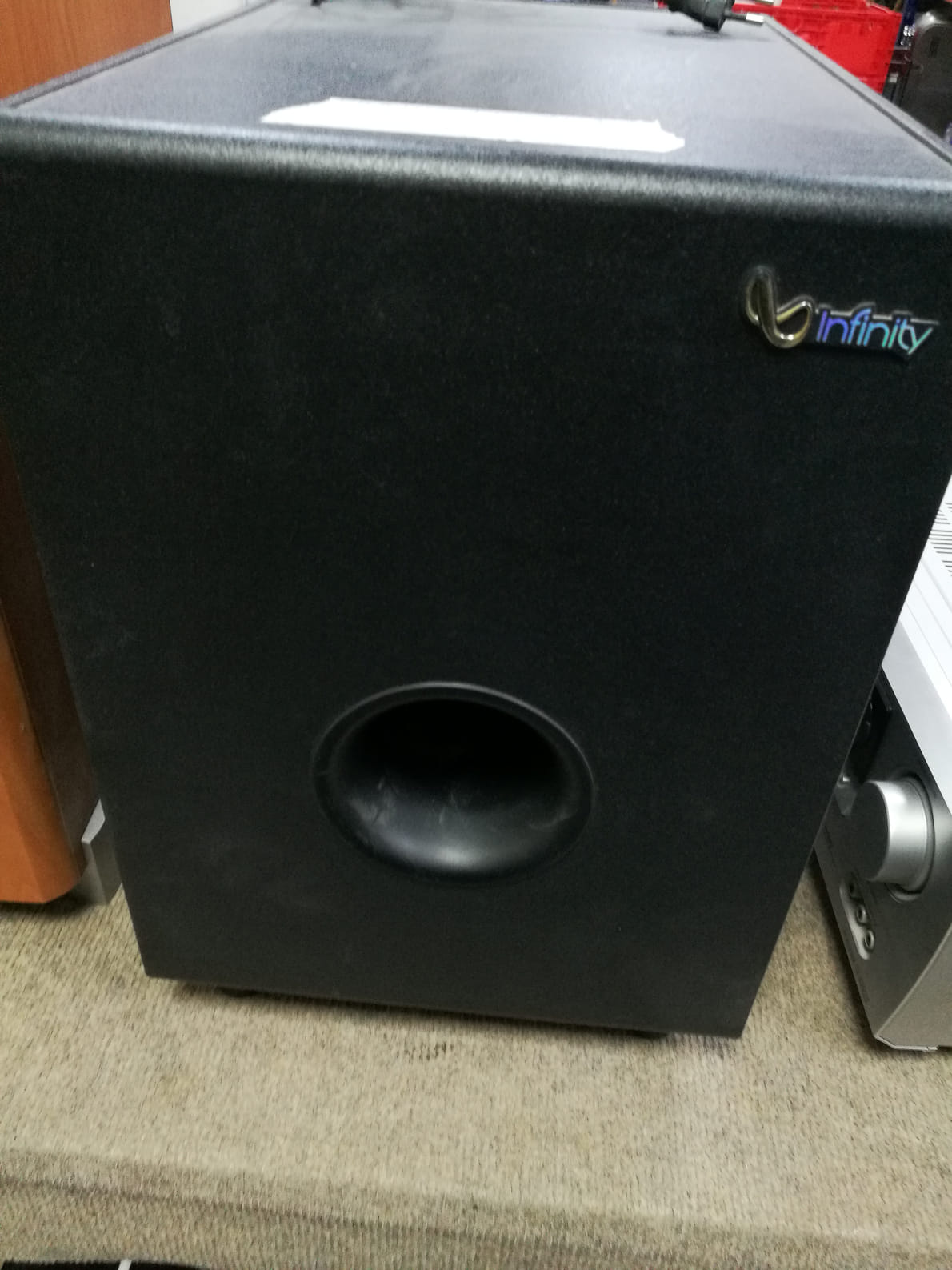 Altavoz Infinity HCS1 Averiado