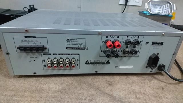 Amplificador Sansui RZ-2400 trasera