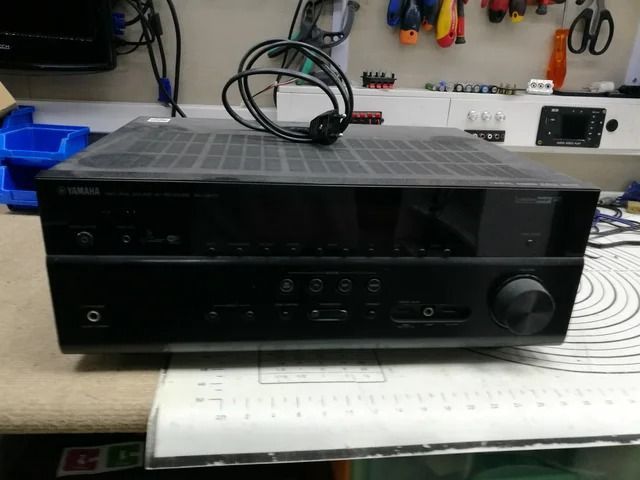 Amplificador Yamaha RX-V677 Averiado