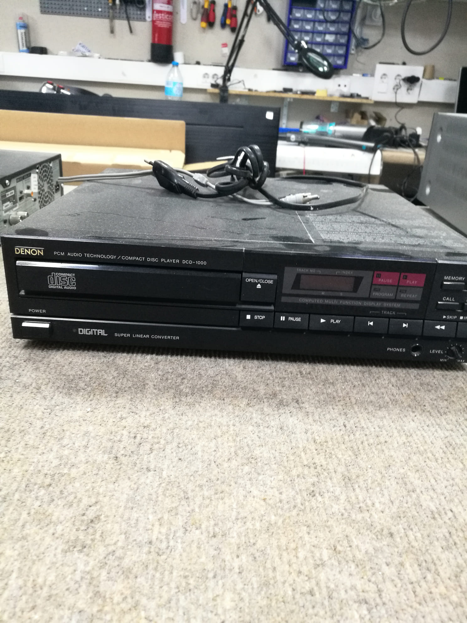 DENON Comput Disc Player DCD-1000 Averiado