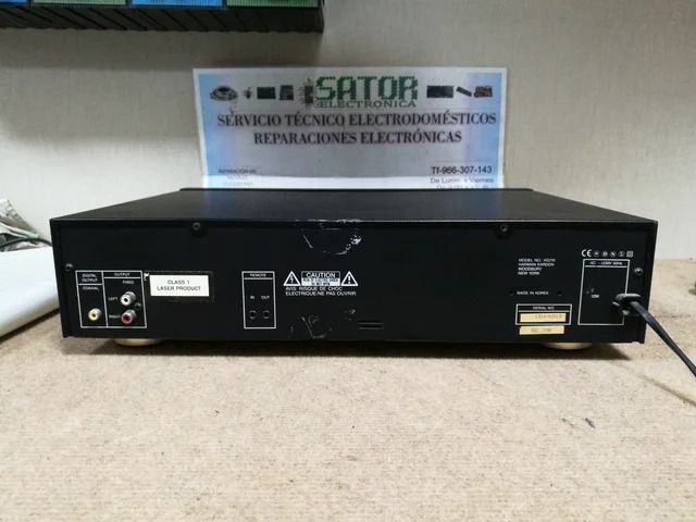 Harman Kardon Woodbury HD710 trasero