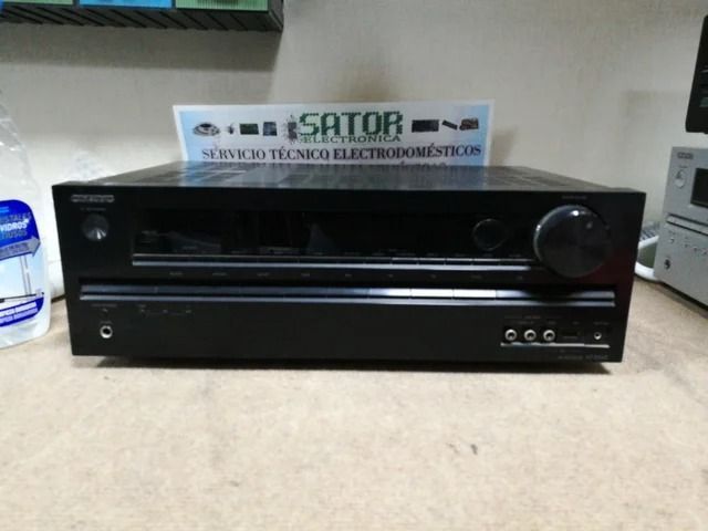 Onkyo AV Receiver HT-R548Averiado