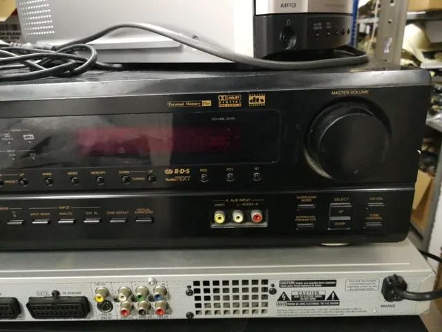 Receptor Denon AVR-1602 delantero lateral derecho