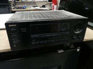 Receptor Onkyo TX-SV545, Averiado