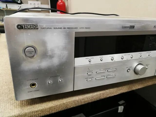 Receptor Yamaha HTR-5840 delantera lateral izquierdo