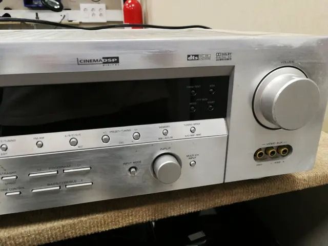 Receptor Yamaha HTR-5840 delantero lateral derecho