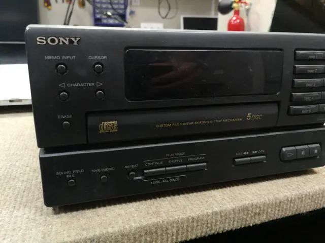 Reproductor Sony CDP-H3750 delantero lateral izquierdo