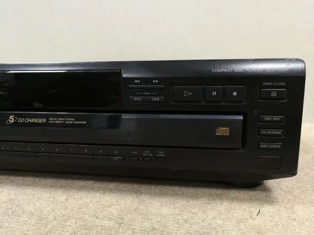 Reproductor Sony CPD-C661, delantero laterla derecho