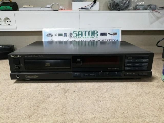Technics Compact Disc Player SL-P212A Averiado