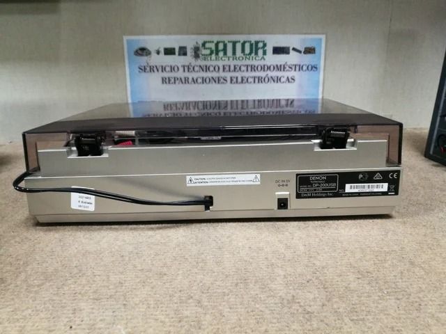 Tocadiscos Denon Turntable DP-200USB trasera