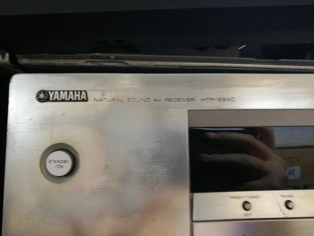 Yamaha Natural Sound AV Receiver HTR-5840 delantera lateral izquierdo