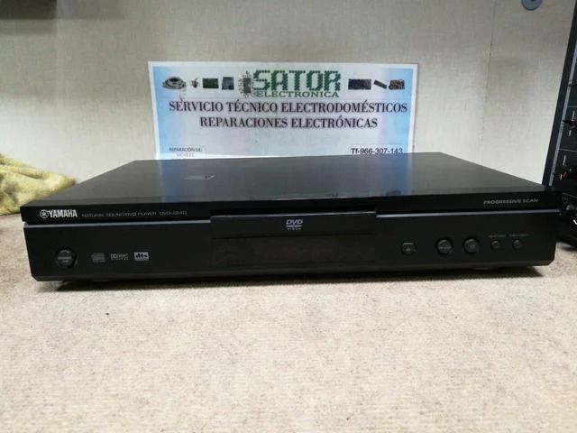 Yamaha Natural Sound DVD Player DVD-S540 Averiado