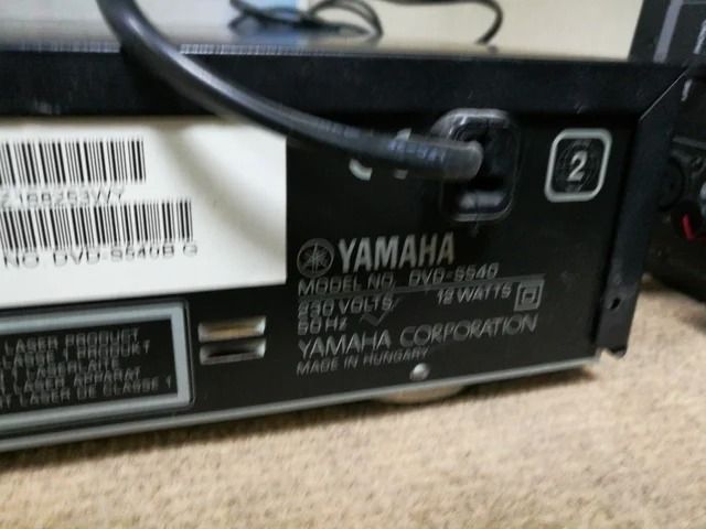 Yamaha Natural Sound DVD Player DVD-S540 etiqueta