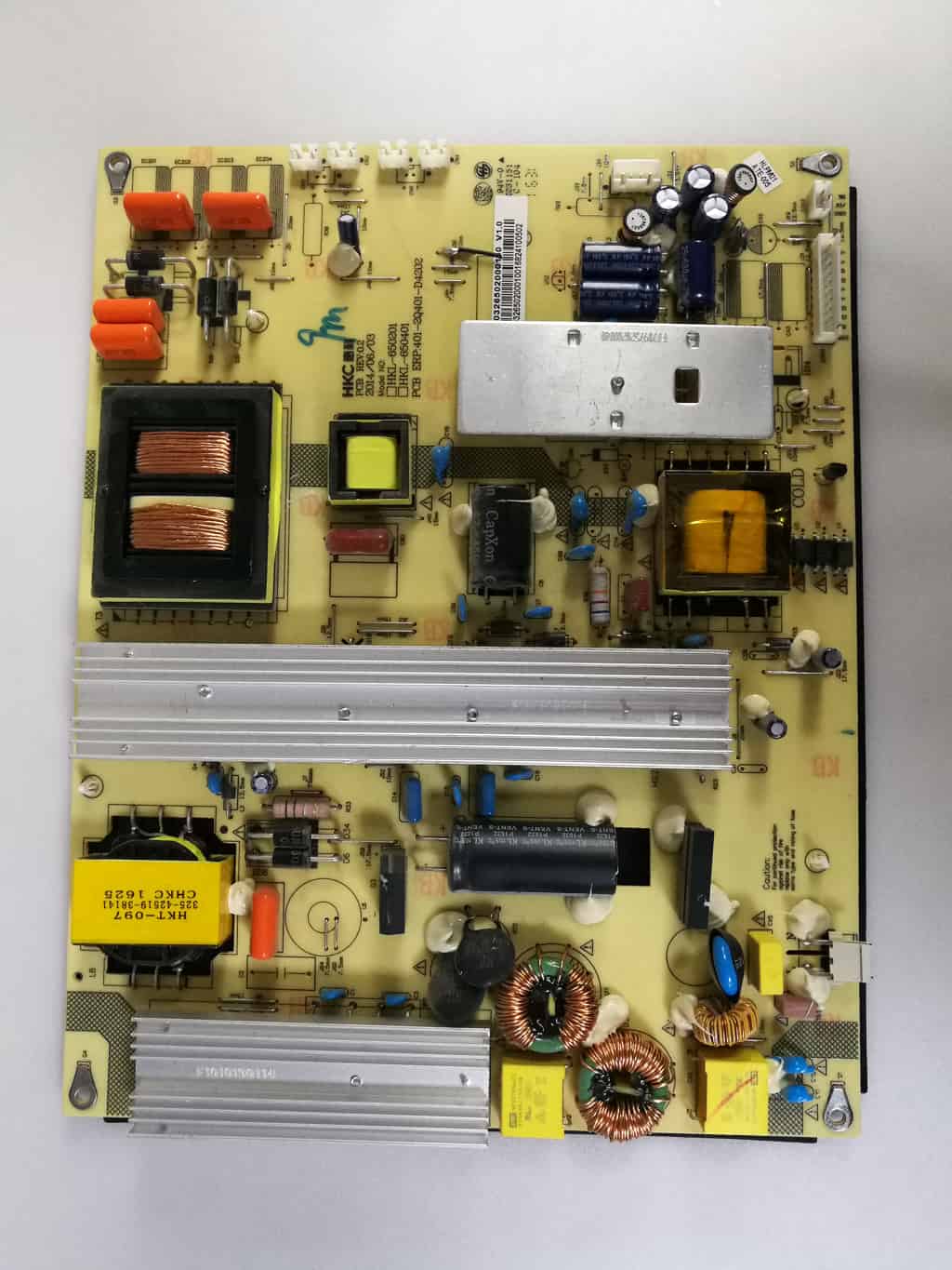 Placa Main HKL-650201 para Televisor